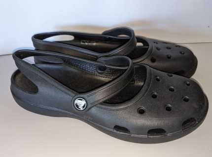 crocs mary janes size 9