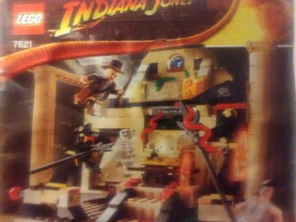 Lego indiana jones 7621 hot sale