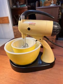 1950s vintage pink Sunbeam Mixmaster electric mixer, original bowls, works!