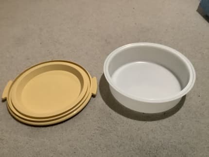 Vintage Tupperware Harvest Gold Cake Keeper Container