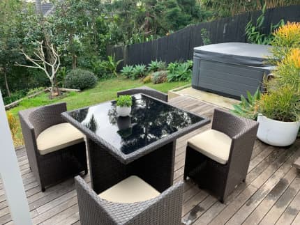 Outdoor dining set discount gumtree