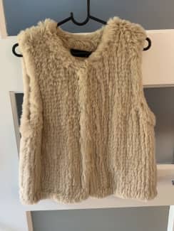 H and on sale m fur vest