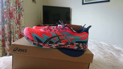 Asics Gel Noosa Tri 12 mens shoes size 10 US New with box