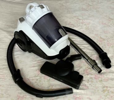 anko 2200w bagless vacuum