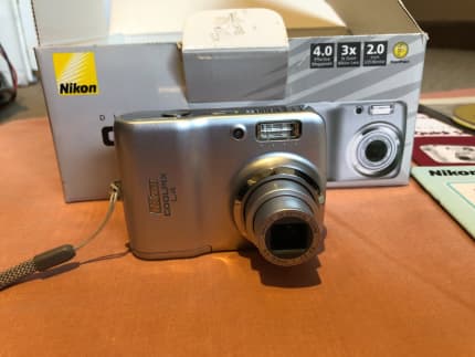 Nikon Coolpix L4 Point and Shoot Digital Camera