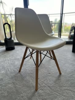 Eames replica 2025 chair gumtree