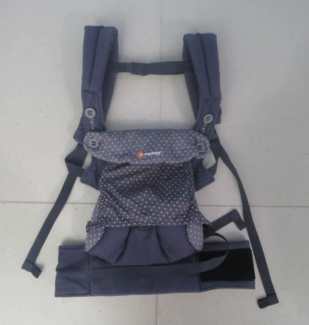 Ergobaby 360 carrier dusty blue hotsell