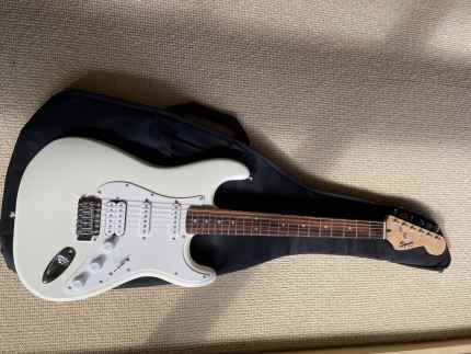 squier stratocaster argos