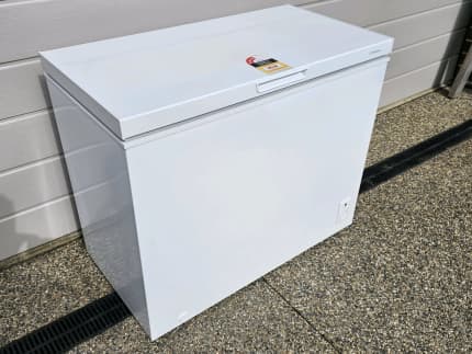 westinghouse 200lt chest freezer