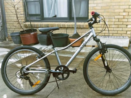 Kids bike 24 inches wheels 8 11 years old in good working