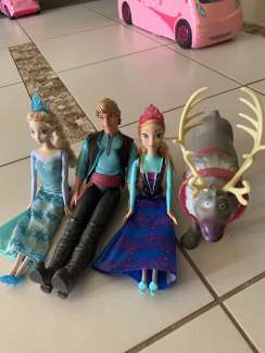 kristoff and sven barbie dolls