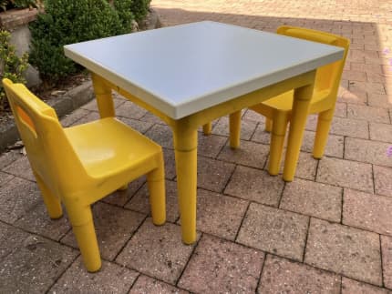 Kids table deals and chairs gumtree