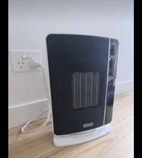 DeLonghi Ceramic Heater with Remote Control 2200W Air