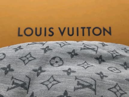 Louis Vuitton Monogram golf head cover with box unused free