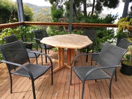 gumtree outdoor table and chairs