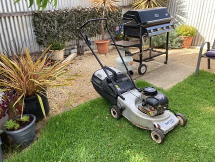 Victa sabre best sale lawn mower