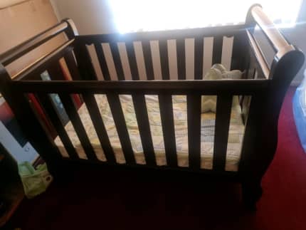 Baby cot bed clearance gumtree