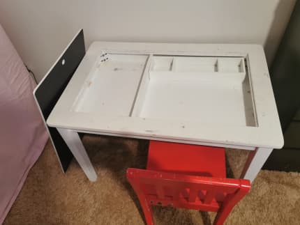 Kids desk shop gumtree