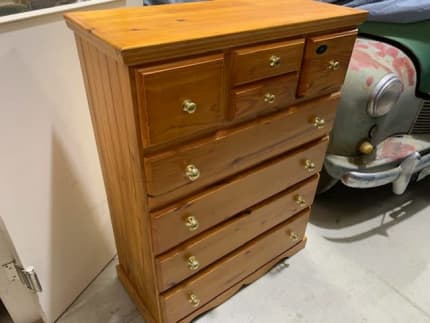 Antique pine chest of drawers outlet gumtree