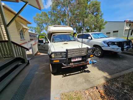 1992 TOYOTA HILUX (4x4) 5 SP MANUAL 4x4 DUAL CAB P/UP Cooktown Cook Area Preview