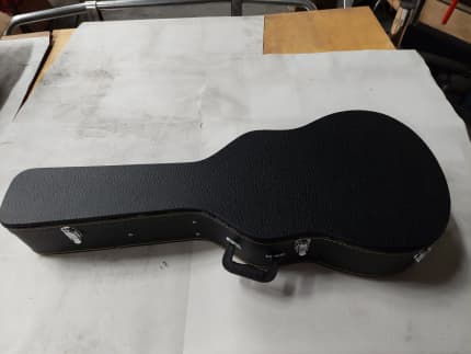 Guitar hard deals case gumtree