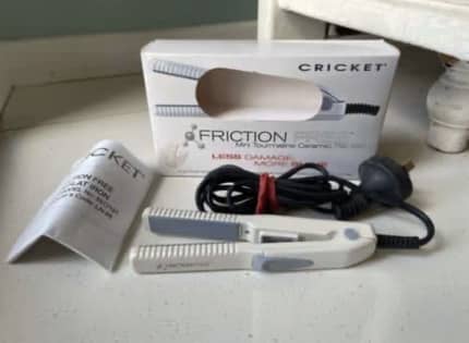 Friction free outlet flat iron