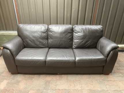 Gumtree leather lounge sale