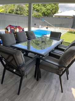 outdoor dining table gumtree