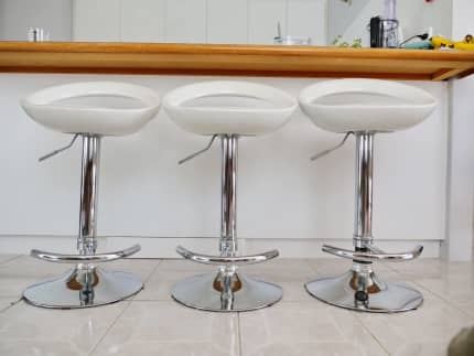 3x Bar Stools adjustable height swivel. Stools Bar stools