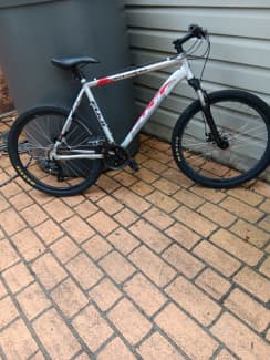 fuji nevada 3.0 mens mountain bike