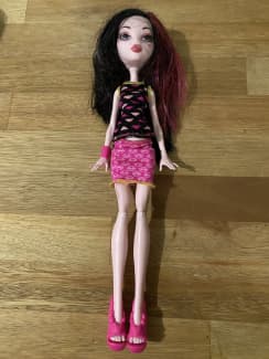 Monster High Creepateria Draculaura Doll