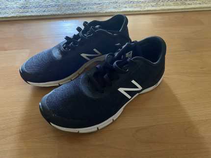 New balance sales trainers size 9