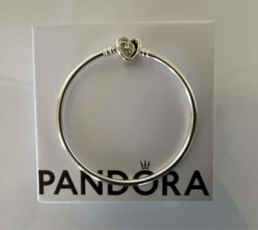 Pandora Moments Entwined Infinite Hearts Clasp Bangle (Brand New), Women's  Jewellery, Gumtree Australia Fremantle Area - Fremantle