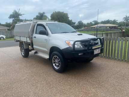 2006 TOYOTA HILUX SR (4x4) 4 SP AUTOMATIC C/CHAS Scarness Fraser Coast Preview