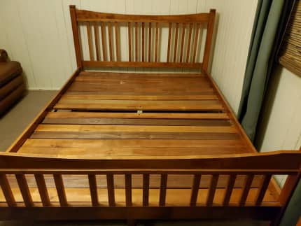 Queen bed deals frame gumtree