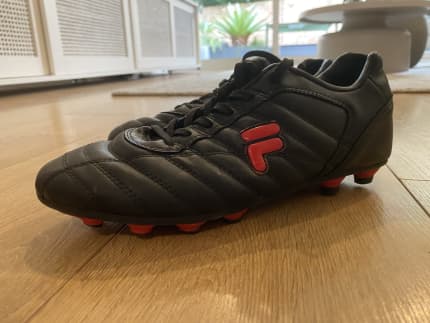 Gumtree clearance soccer boots