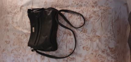 88 cabrelli handbags hot sale