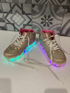 How do you charge skechers light up clearance shoes