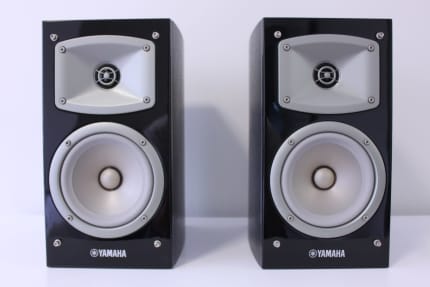 Yamaha NS-B330 Hi-Fi Speakers w 5 woofer (Pair) - Black - LIKE NEW