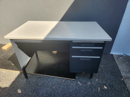 Gumtree desk and online chair