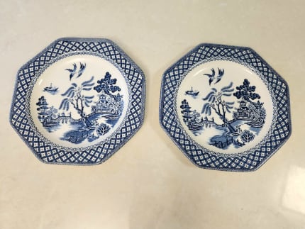 Royal Stafford Blue Willow Dinner Plate: Dinner Plates