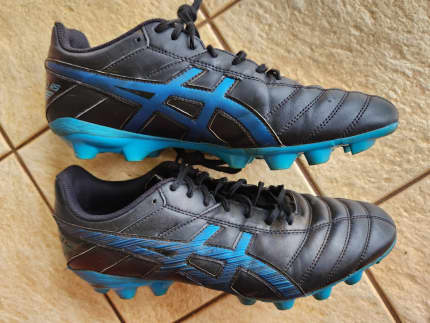 Gumtree soccer sales boots