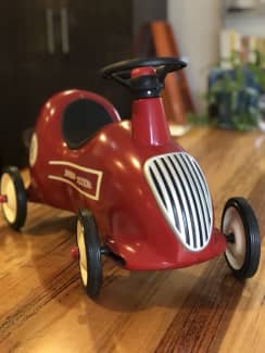 Radio flyer hot sale metal car