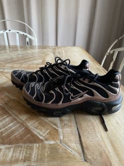 Black and clearance rose gold tns