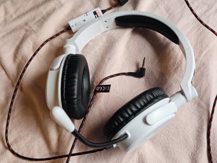 White Gaming Headset - Stealth C6-100 | Headphones & Earphones | Gumtree  Australia North Canberra - Canberra City | 1321049911 | PlayStation-Headsets