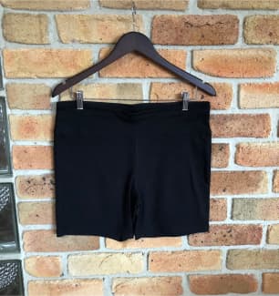 Ladies black shorts size on sale 18