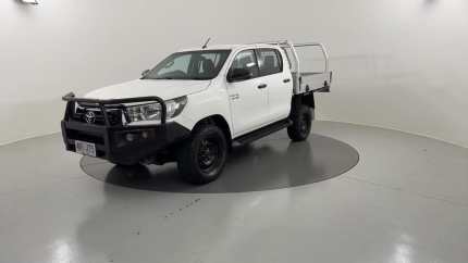 2018 Toyota Hilux GUN126R MY19 SR (4x4) Glacier White 6 Speed Automatic Double Cab Chassis Toowoomba Toowoomba City Preview