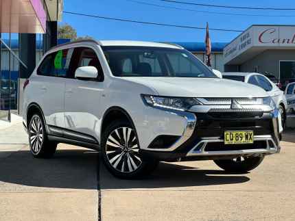 2018 Mitsubishi Outlander ZL MY19 ES 7 Seat (AWD) White Continuous Variable Wagon Belconnen Belconnen Area Preview