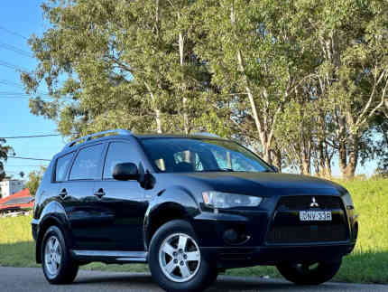 2010 Mitsubishi Outlander LS ZH MY10 (4x4) 5 Speed Manual Wagon 6months Rego Log Books  Liverpool Liverpool Area Preview