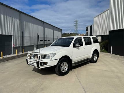 2013 Nissan Pathfinder R51 Series 4 ST (4x4) White 6 Speed Manual Wagon Cardiff Lake Macquarie Area Preview